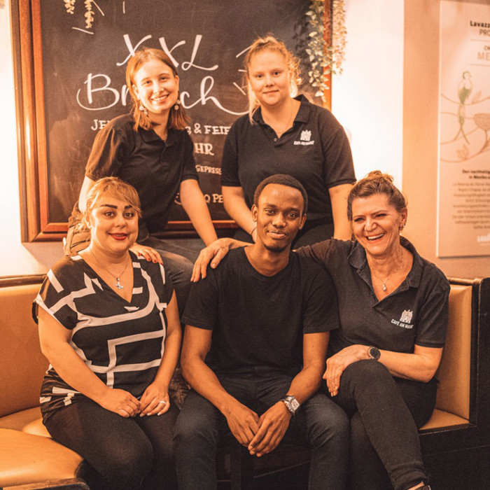 cafe am markt marburg fruehstueck brunch team kueche